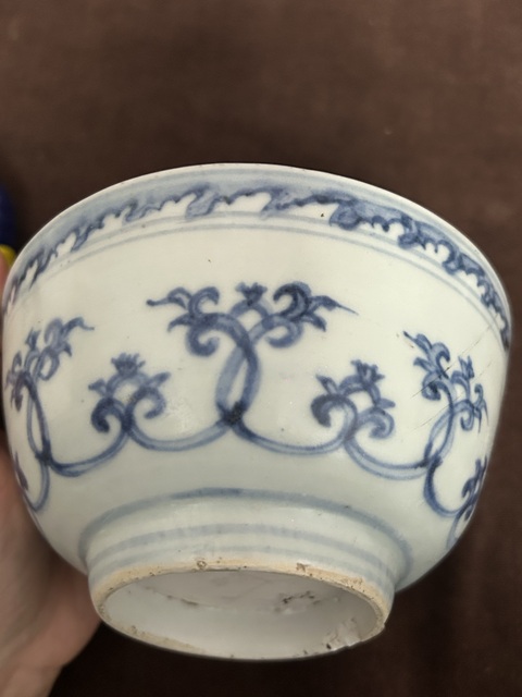 古玩陶瓷青花花卉紋碗真品鑒賞圖