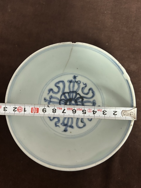 古玩陶瓷青花花卉紋碗真品鑒賞圖