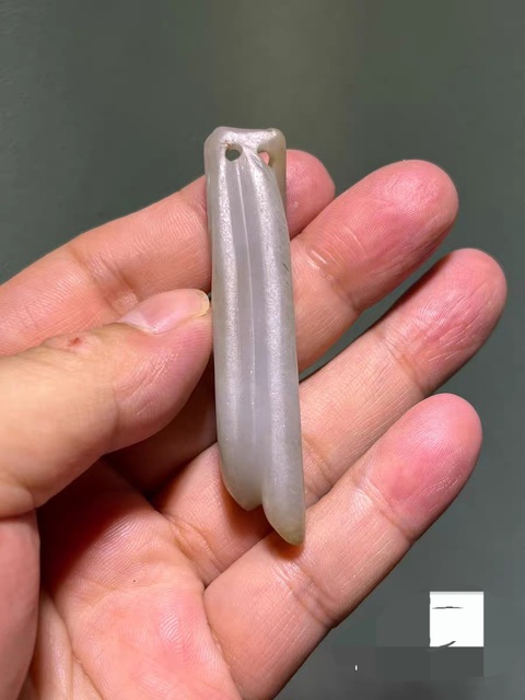 古玩玉器和田玉雕“瓜果墜”真品鑒賞圖