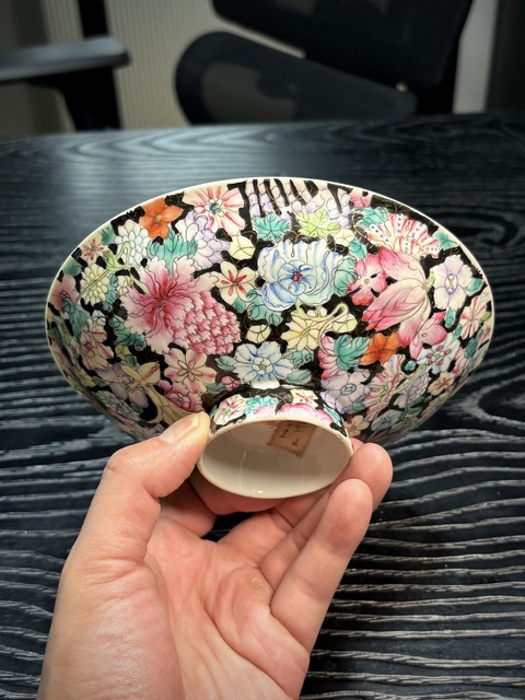 古玩陶瓷民國·墨地粉彩“百花不落地”花卉紋高足供盤拍賣，當前價格918元