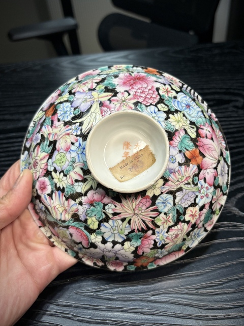 古玩陶瓷民國·墨地粉彩“百花不落地”花卉紋高足供盤拍賣，當前價格918元