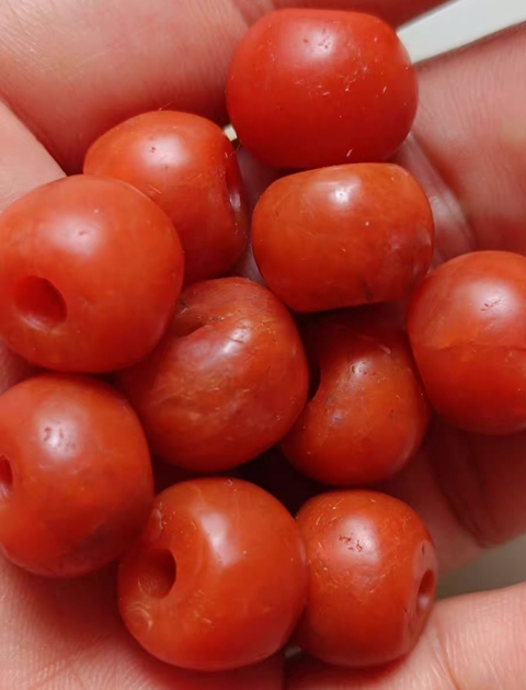 古玩玉器天然南紅瑪瑙珠真品鑒賞圖