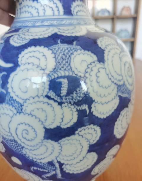 古玩陶瓷青花云龍三現(xiàn)紋盤口瓶真品鑒賞圖