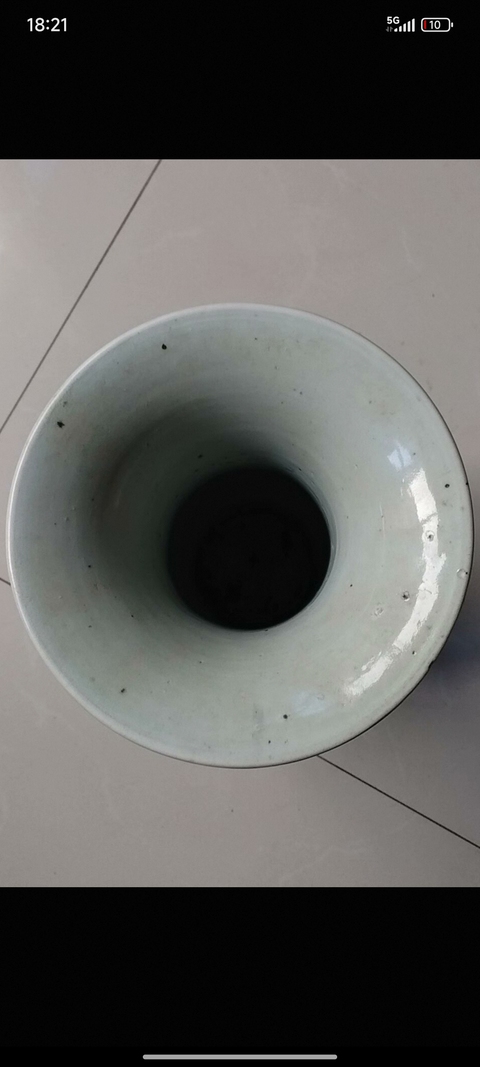 古玩陶瓷清中期青花纏枝蓮紋花觚真品鑒賞圖