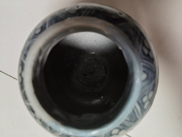 古玩陶瓷青花花花卉罐真品鑒賞圖