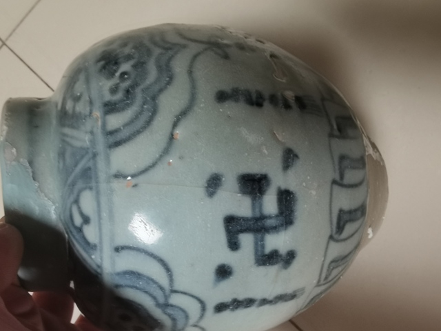 古玩陶瓷青花花花卉罐真品鑒賞圖