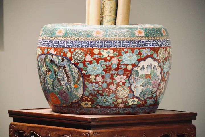 古玩陶瓷粉彩花卉開光山水人物畫缸真品鑒賞圖