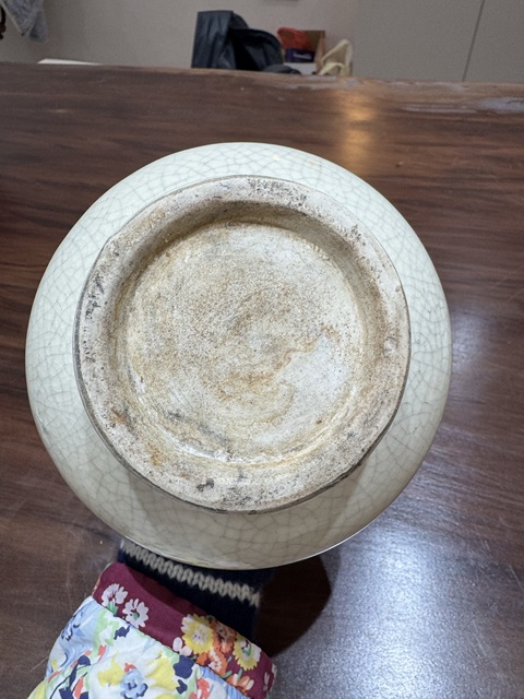 古玩陶瓷漳州窯哥釉撇口瓶真品鑒賞圖