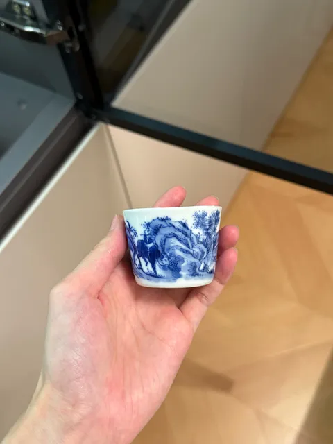 古玩陶瓷青花山水人物紋杯真品鑒賞圖