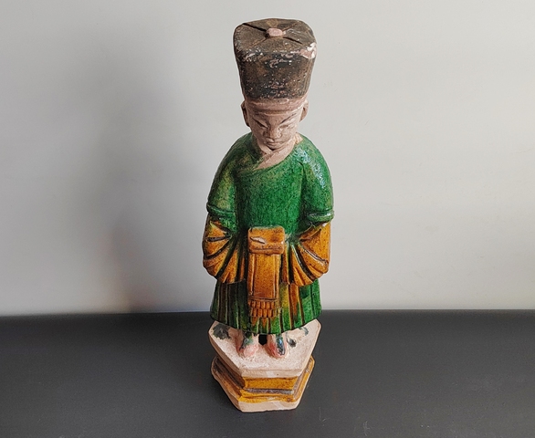 古玩陶瓷明三彩人物俑真品鑒賞圖