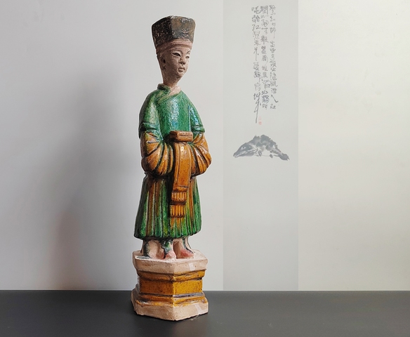 古玩陶瓷明三彩人物俑真品鑒賞圖