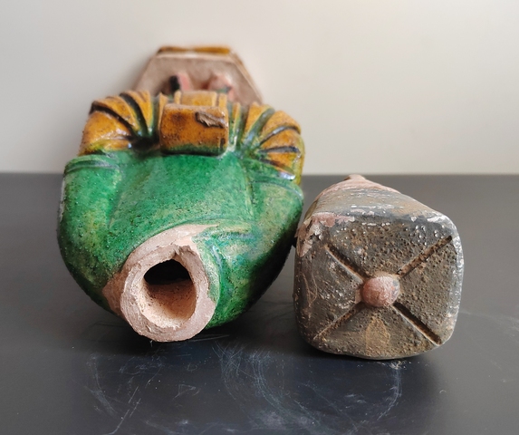 古玩陶瓷明三彩人物俑真品鑒賞圖