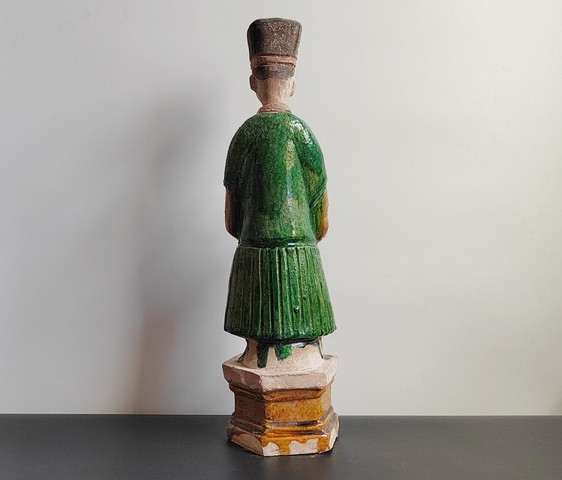 古玩陶瓷明三彩人物俑真品鑒賞圖