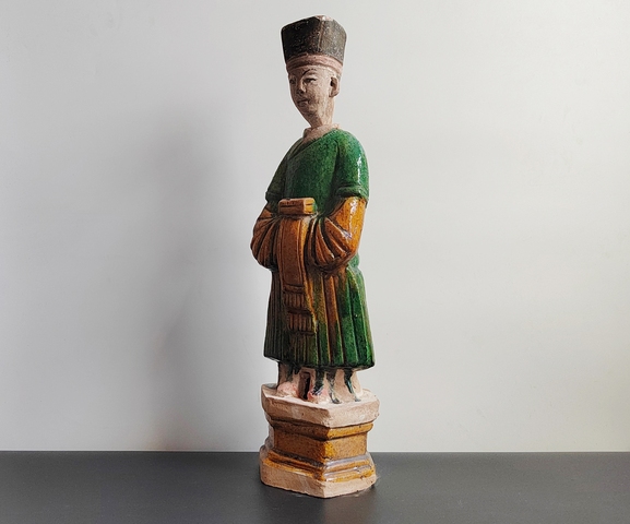 古玩陶瓷明三彩人物俑真品鑒賞圖
