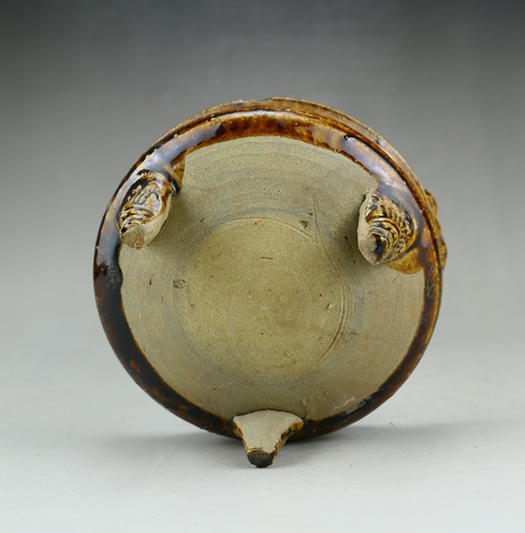 古玩陶瓷精品:明末清初紫金釉三獸足香爐（精品文房雅品）拍賣，當前價格358元