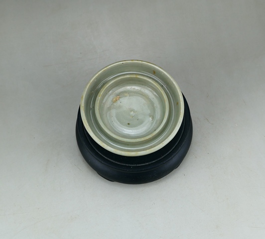 古玩陶瓷龍泉青瓷托盤真品鑒賞圖