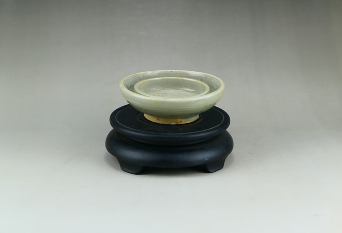 古玩陶瓷龍泉青瓷托盤真品鑒賞圖