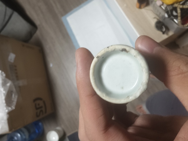 古玩陶瓷花卉紋青花鼻煙壺真品鑒賞圖