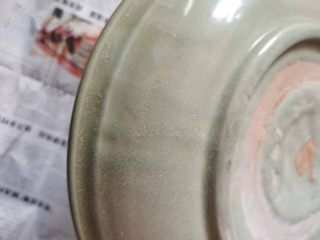 古玩陶瓷龍泉青瓷花卉紋盤真品鑒賞圖