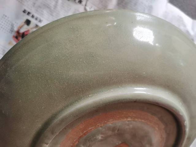 古玩陶瓷龍泉青瓷花卉紋盤真品鑒賞圖