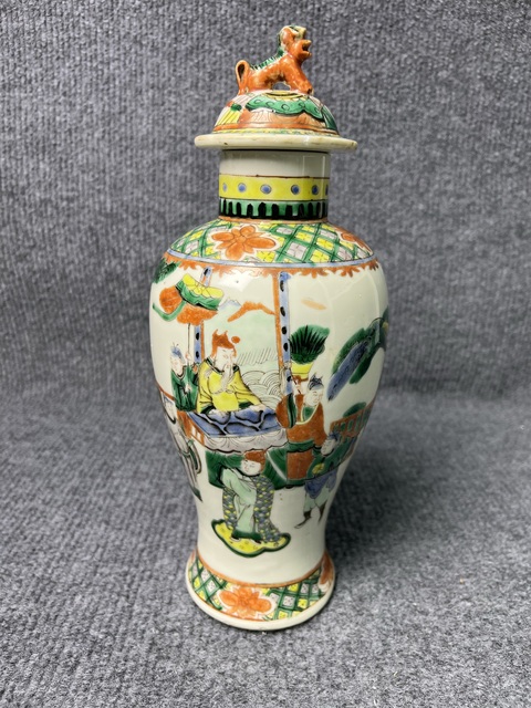 古玩陶瓷五彩人物故事紋雞腿蓋瓶拍賣，當前價格3888元