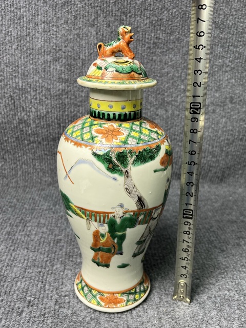 古玩陶瓷五彩人物故事紋雞腿蓋瓶拍賣，當前價格3888元