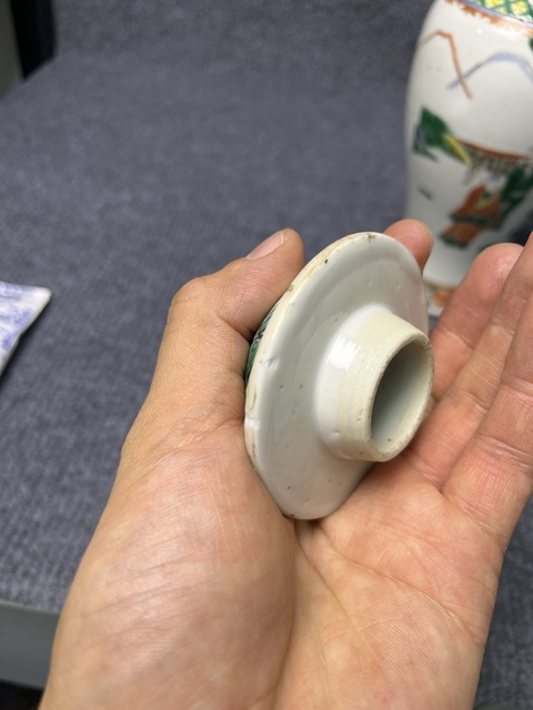 古玩陶瓷五彩人物故事紋雞腿蓋瓶拍賣，當前價格3888元