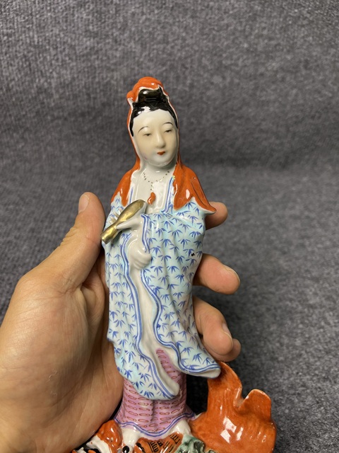 古玩陶瓷粉彩觀音塑像拍賣，當前價格1888元