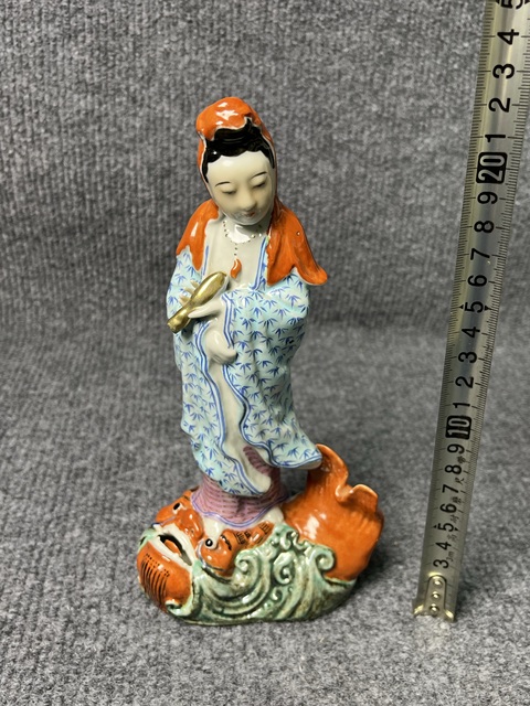 古玩陶瓷粉彩觀音塑像拍賣，當前價格1888元