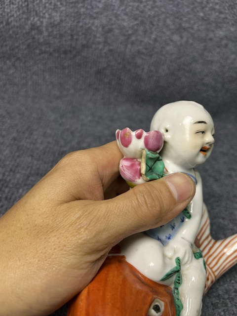 古玩陶瓷粉彩童子塑像拍賣，當前價格1688元