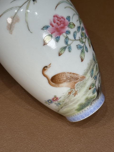 古玩陶瓷民國 仿琺瑯彩瓶真品鑒賞圖