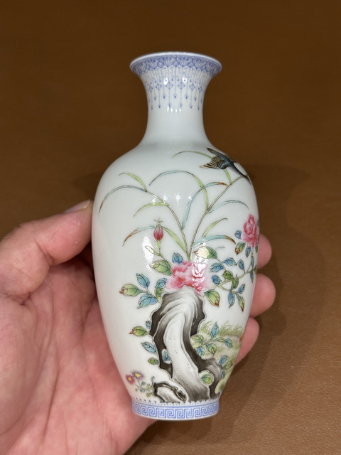 古玩陶瓷民國 仿琺瑯彩瓶真品鑒賞圖