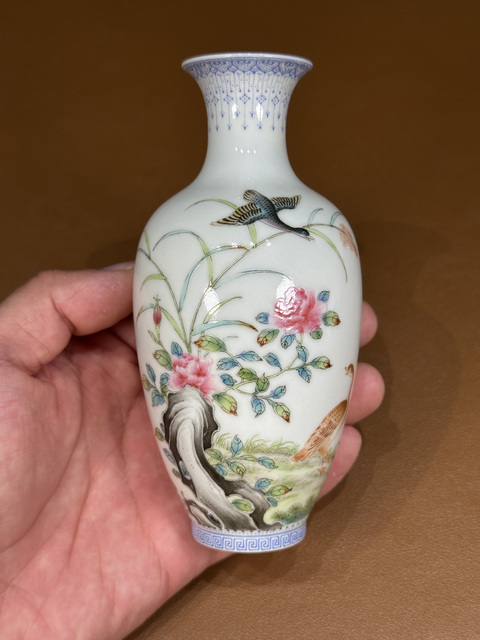 古玩陶瓷民國 仿琺瑯彩瓶真品鑒賞圖