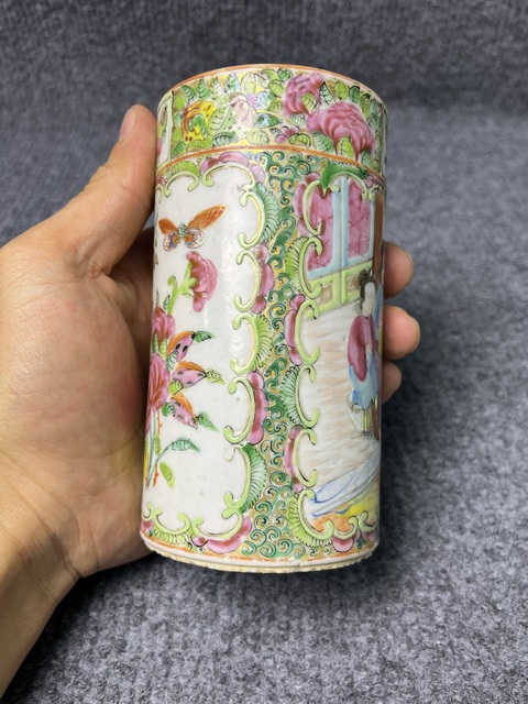 古玩陶瓷粉彩人物故事紋筆筒拍賣，當前價格1588元