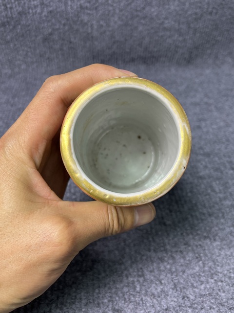 古玩陶瓷粉彩人物故事紋筆筒拍賣，當前價格1588元