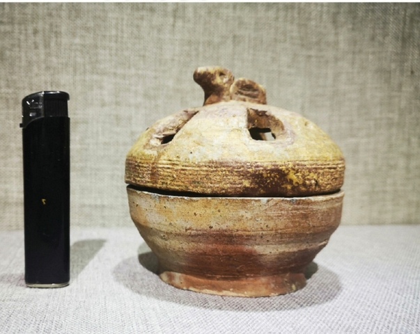 古玩陶瓷青瓷熏真品鑒賞圖