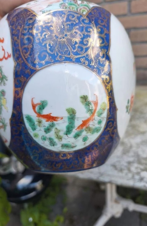 古玩陶瓷清晚期 灑藍開窗五彩罐真品鑒賞圖