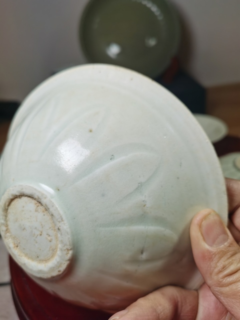 古玩陶瓷青白釉刻仰蓮紋碗真品鑒賞圖