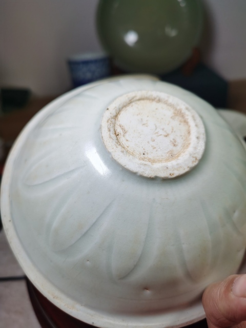 古玩陶瓷青白釉刻仰蓮紋碗真品鑒賞圖