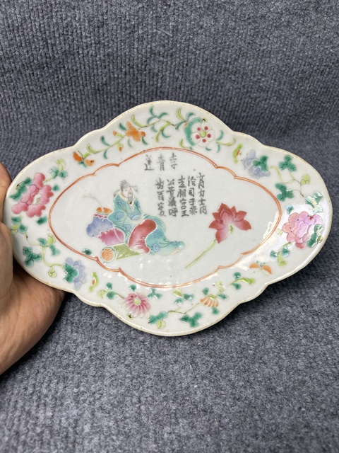 古玩陶瓷粉彩無雙譜供盤拍賣，當(dāng)前價(jià)格1888元