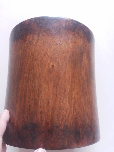 古玩雜項花梨木雕刻制作筆筒真品鑒賞圖