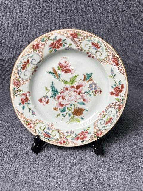 古玩陶瓷粉彩花卉紋盤真品鑒賞圖