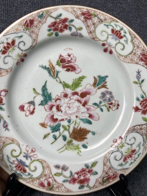 古玩陶瓷粉彩花卉紋盤真品鑒賞圖