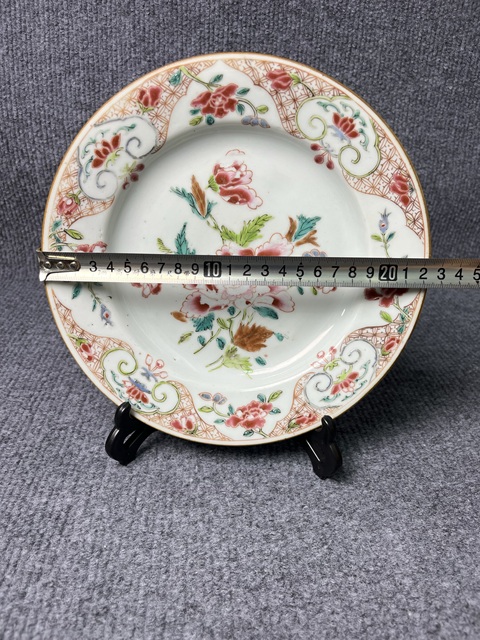 古玩陶瓷粉彩花卉紋盤真品鑒賞圖