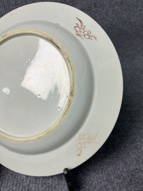 古玩陶瓷粉彩花卉紋盤真品鑒賞圖