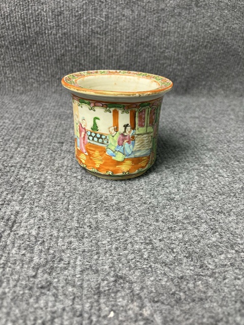 古玩陶瓷廣彩人物故事紋小花盆真品鑒賞圖