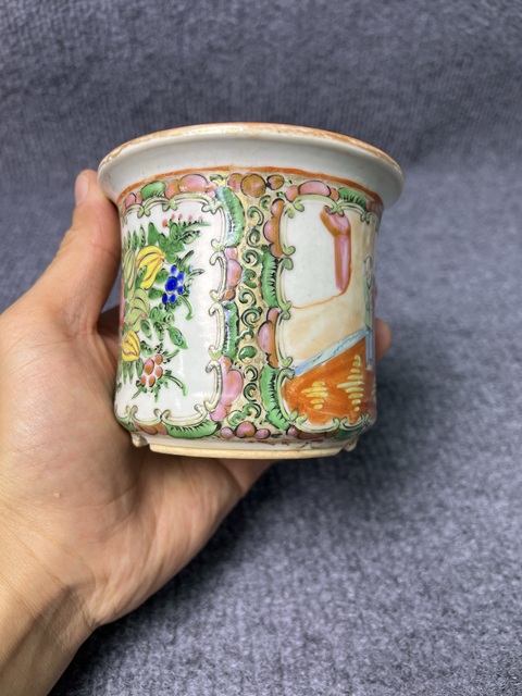 古玩陶瓷廣彩人物故事紋小花盆真品鑒賞圖