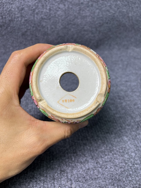 古玩陶瓷廣彩人物故事紋小花盆真品鑒賞圖