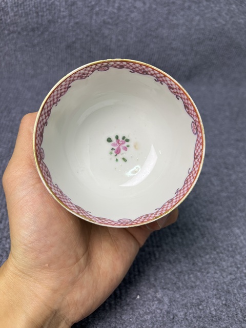 古玩陶瓷粉彩花卉紋茶圓真品鑒賞圖