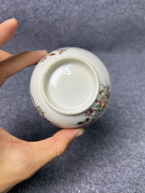 古玩陶瓷粉彩花卉紋茶圓真品鑒賞圖